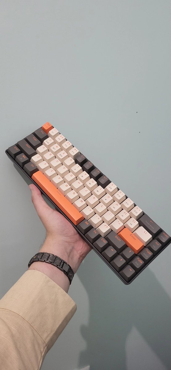 Instanthardware's tweet image. 🚀 Nouveau chez Instant Hardware ! Clavier mécanique à switches rouges ! 

✨Seulement 34,99€ - offre spéciale lancement à durée limitée !

🕑 Délai de livraison : 1 grosse semaine - le temps que notre production démarre en beauté ! ⏳

Le lien ici 🎁:  instanthardware.fr/clavier-bas-pr…