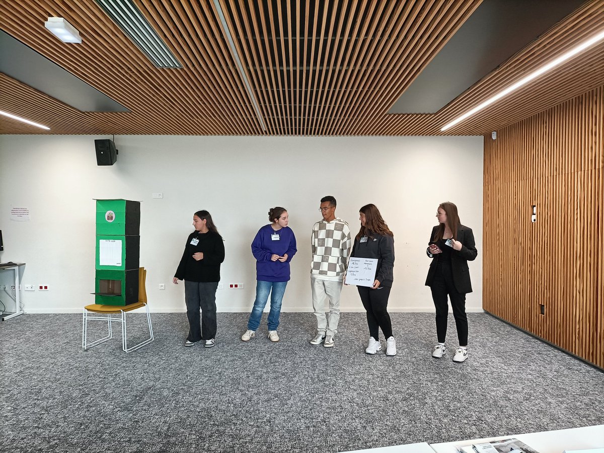 4ème solution pour une #alimentationdurable DISTRI'GOOD des distributeurs automatiques de produits locaux disponibles sur abonnement en priorité aux personnes défavorisées et aux étudiants. #JPOlympe <a href="/stmgolympe/">STMG d'Olympe de Gouges</a> <a href="/Occitanie/">Région Occitanie</a> <a href="/CDaldosso/">Caroline Daldosso-Richard</a>