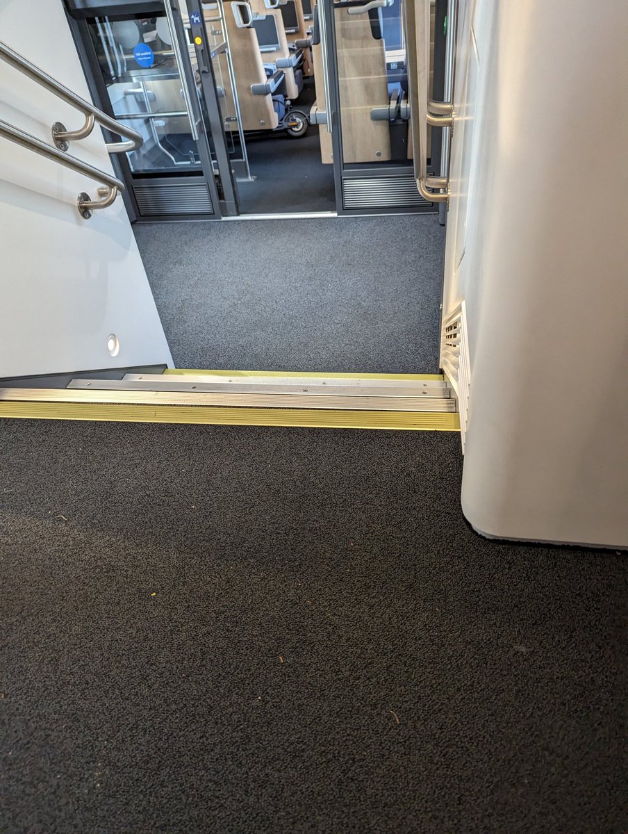 gamedin_77's tweet image. Kawoooosch ut i friheten, så välkomnar vi äntligen helgen 😍👏👏

#worksisdone✅ #welcomeweekend 😍👏👏