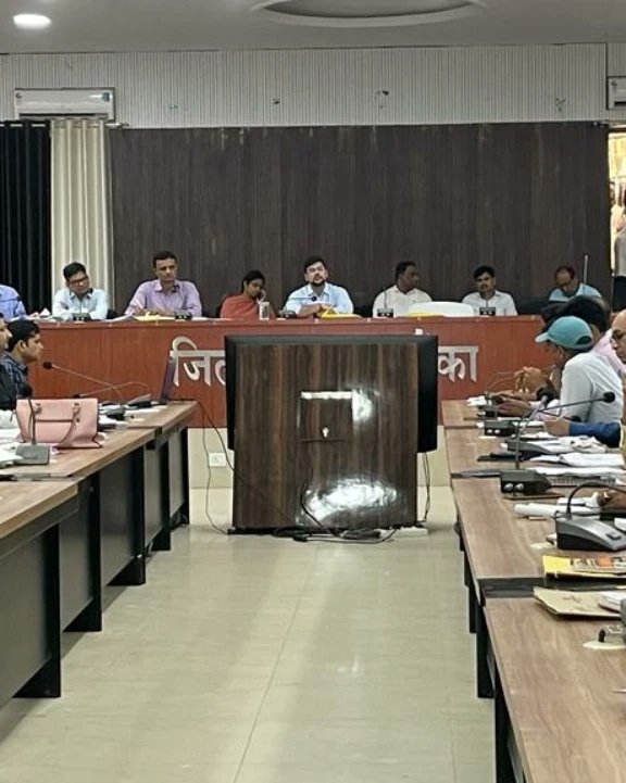 DmBanka's tweet photo. जिला पदाधिकारी, बांका की अध्यक्षता में समाहरणालय सभागार में समन्वय समिति की समीक्षात्मक बैठक आहूत की गई l #IPRD_Bihar #Bihar #banka #gadbihar https://t.co/Ryb3YhlcdR