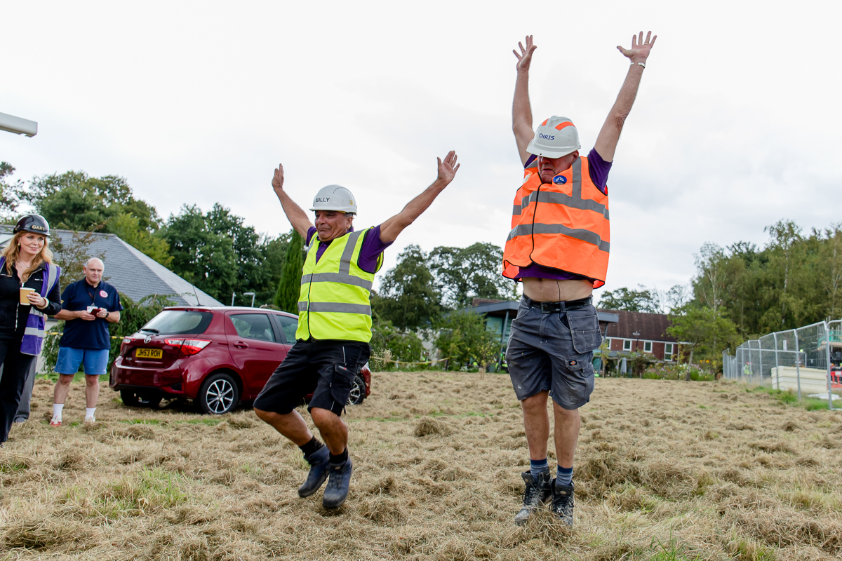 Jumping in to the weekend like... Before you log off for the week, can you help us? We're in need of Carpenters & Multi-trades to volunteer on our Harlow build! If you are available from the 25th October to the 1st November, email diysosharlow@bbc.co.uk #DIYSOS #EastEnders