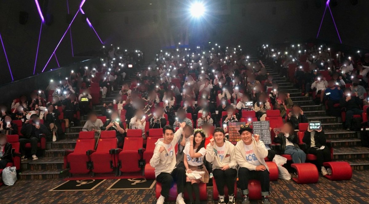 mindmark_movie's tweet photo. 불타는 금요일🔥
함께해주신 관객 여러분 감사합니다🫶

<30일>과 함께 유쾌한 주말 되세요!

#30일 #영화30일 #강하늘 #정소민 #윤경호 #절찬상영중 #KangHaNeul #JungSoMin #무대인사 #코미디 https://t.co/7neYNdbbmC