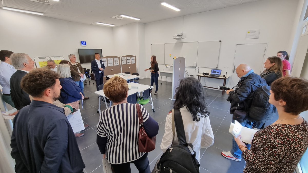 AesioSante's tweet image. @jacquesfayolle @MINES_StEtienne @PatrickBrothier @AesioMutuelle @HauryPascal @AesioSante ont accueilli auj. au @MedTechLab_ , les institutionnels et acteurs locaux de santé.
L’occasion de présenter les projets du living-lab santé autonomie : #Previchute #ALAIN #MemoTLM