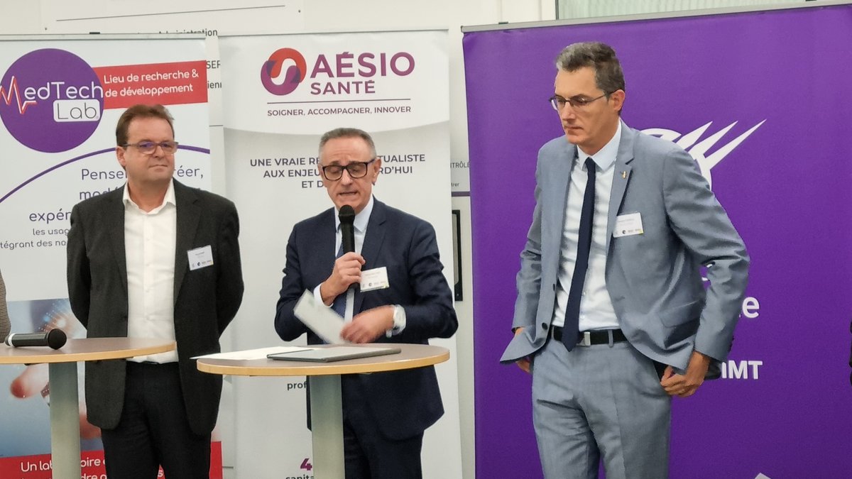 AesioSante's tweet image. @jacquesfayolle @MINES_StEtienne @PatrickBrothier @AesioMutuelle @HauryPascal @AesioSante ont accueilli auj. au @MedTechLab_ , les institutionnels et acteurs locaux de santé.
L’occasion de présenter les projets du living-lab santé autonomie : #Previchute #ALAIN #MemoTLM