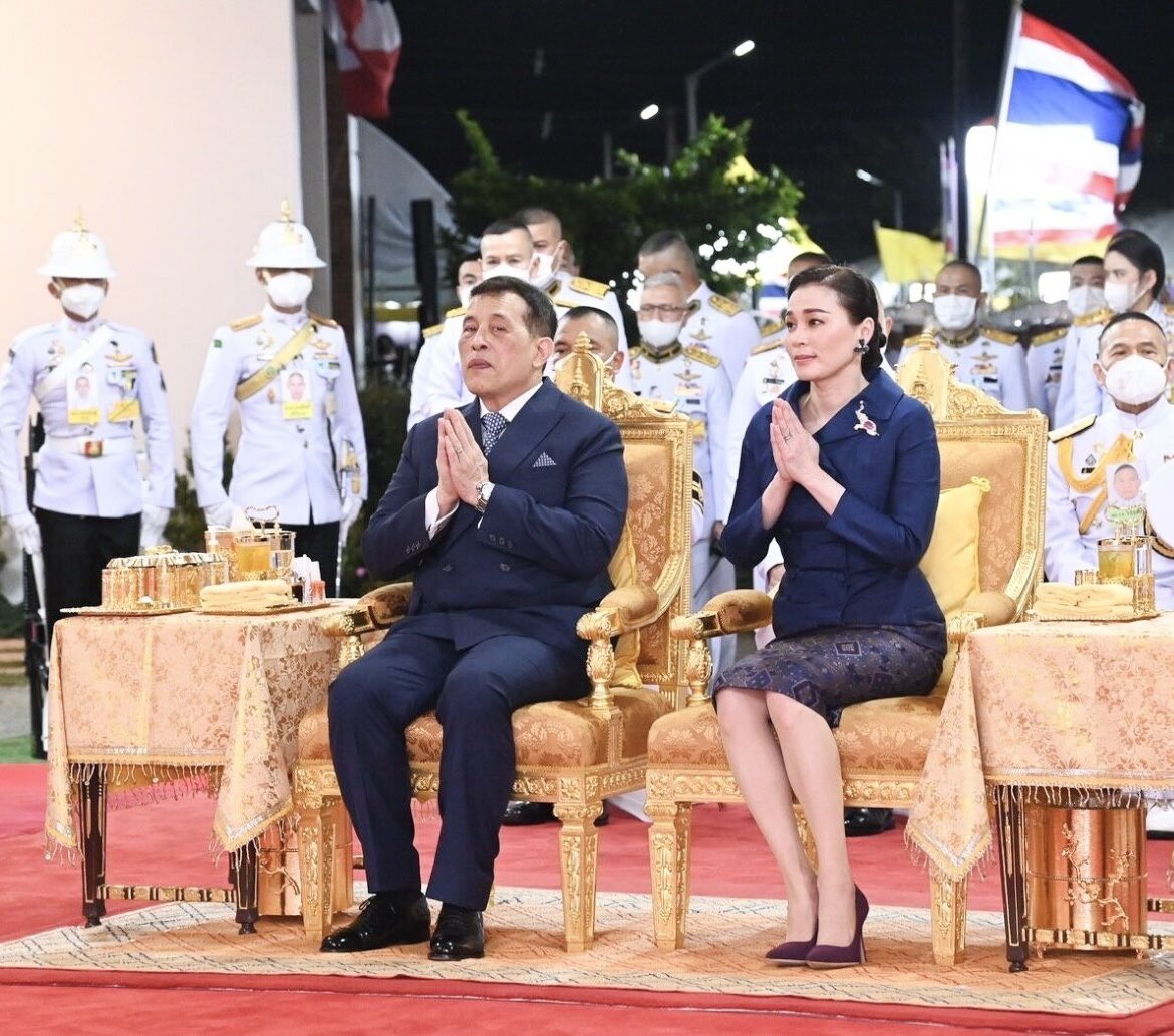 ในหลวงสมเด็จแม่ ทรงพระเจริญค้าบ 
🙏💛💜☺
#ในหลวงรัชกาลที่๑๐
#พระราชินีสุทิดา
ขอบคุณเจ้าของรูปคับ
