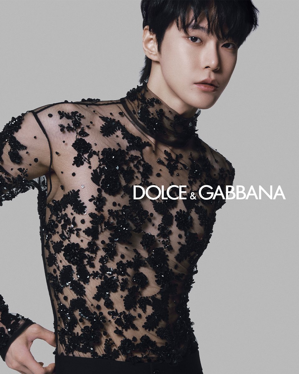 Global Ambassador Doyoung photographed by Jong Ha Park for #DGFW23. #DolceGabbana Stylist: Young Jin Kim Makeup: Seong Eun An Hair: Song Hee Han Discover the collection at bit.ly/DGxDOYOUNG-FW23