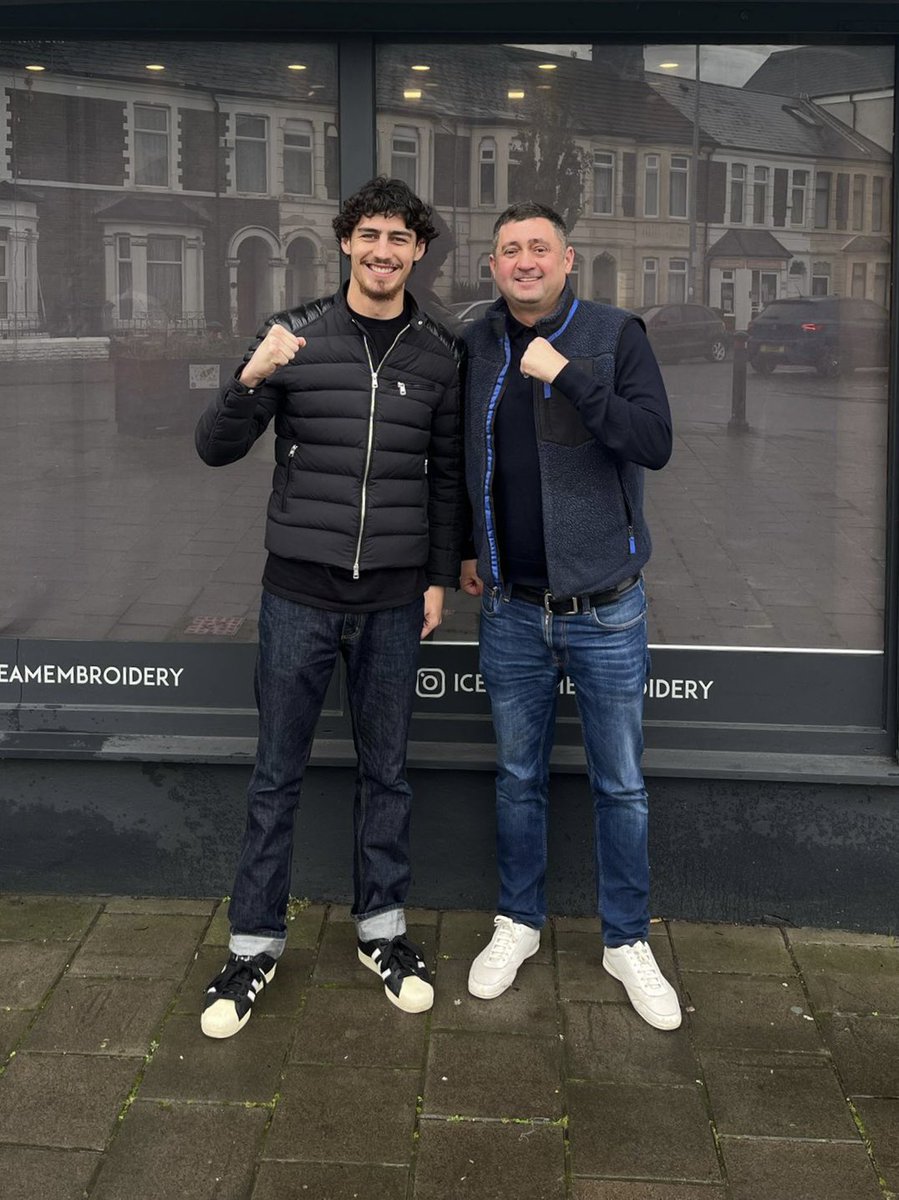 site_boss's tweet photo. We are very excited to announce we are sponsoring Haaris Khan. Haaris who is trained by former World Champion Lee Selby has his first professional bout coming up, we look forward to being part of this exciting journey and hopefully be with every step of the way to the very top 🥊 https://t.co/joDjmszsst