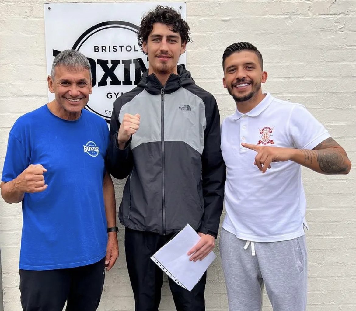 We are very excited to announce we are sponsoring Haaris Khan. Haaris who is trained by former World Champion Lee Selby has his first professional bout coming up, we look forward to being part of this exciting journey and hopefully be with every step of the way to the very top 🥊