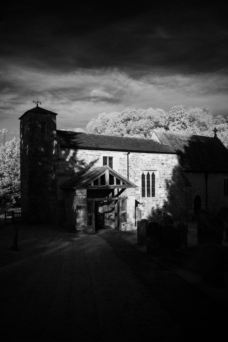seantuck's tweet photo. A set of infrared images.

#blackandwhite #blackandwhitephotography #infrared #720nm #riochgr #ricohgr3 #lightandshadow #protectyourhighlights #embraceyourshadows #lightroommobile #church #graveyard https://t.co/kfMeBFoaTf