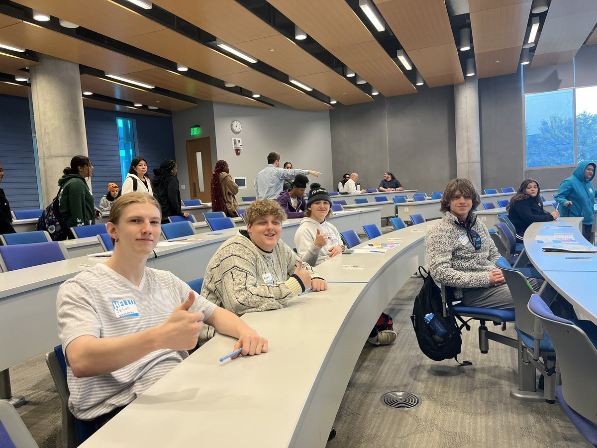 WinnetonkaBLE (@griffinsble) on Twitter photo All dressed up and ready for the @startlandedu back to school innovation challenge at <a href="/UMKCBloch/">UMKC Bloch School</a>! All dressed up and ready for the @startlandedu back to school innovation challenge at <a href="/UMKCBloch/">UMKC Bloch School</a>!