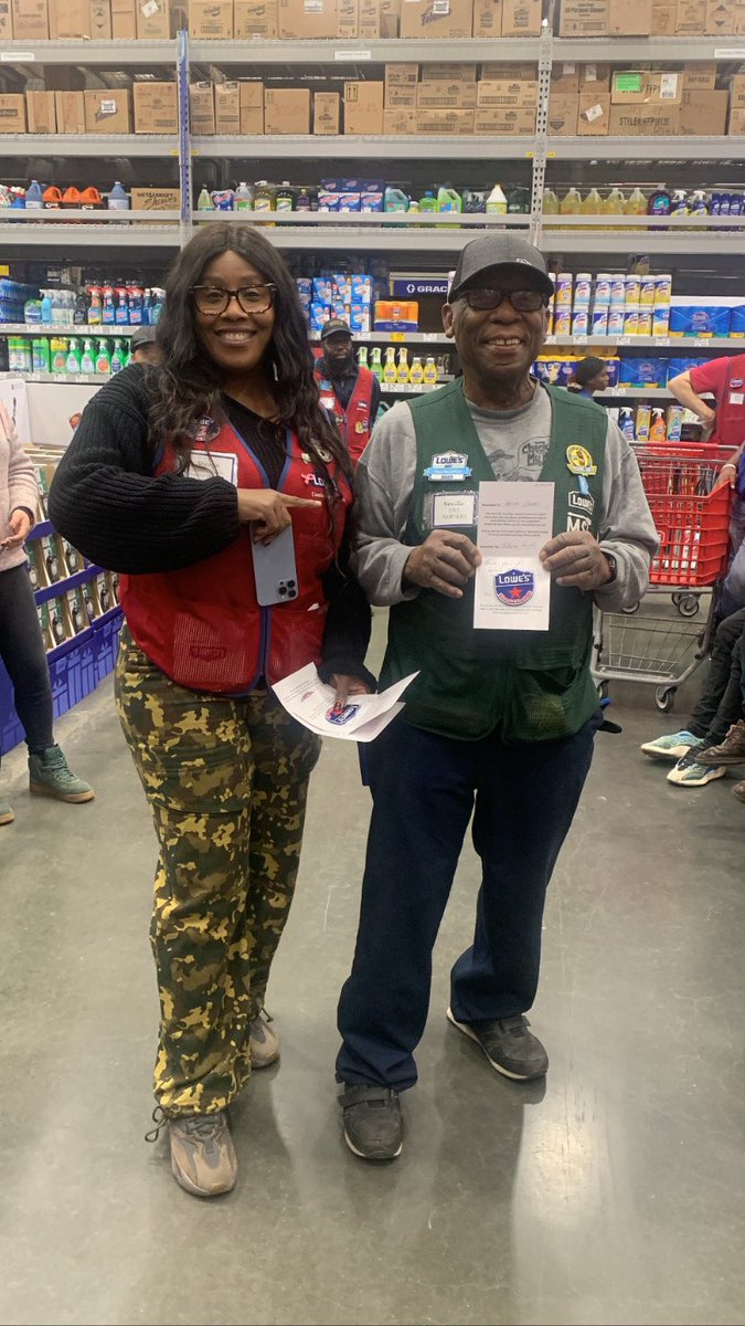 BelindaS2664's tweet photo. Great morning huddle today. It was productive team thanks for all that you do 🌟🌟🌟🌟 🌟 #District1336 #Store2664 #Rosedale #servicestar @Houghton1366 @SamCharles07 @GeorgeArias_HR @cag315 @SewellElnora @SabrinaMylonas @ShrnBrewster https://t.co/FaiOfFRKoH