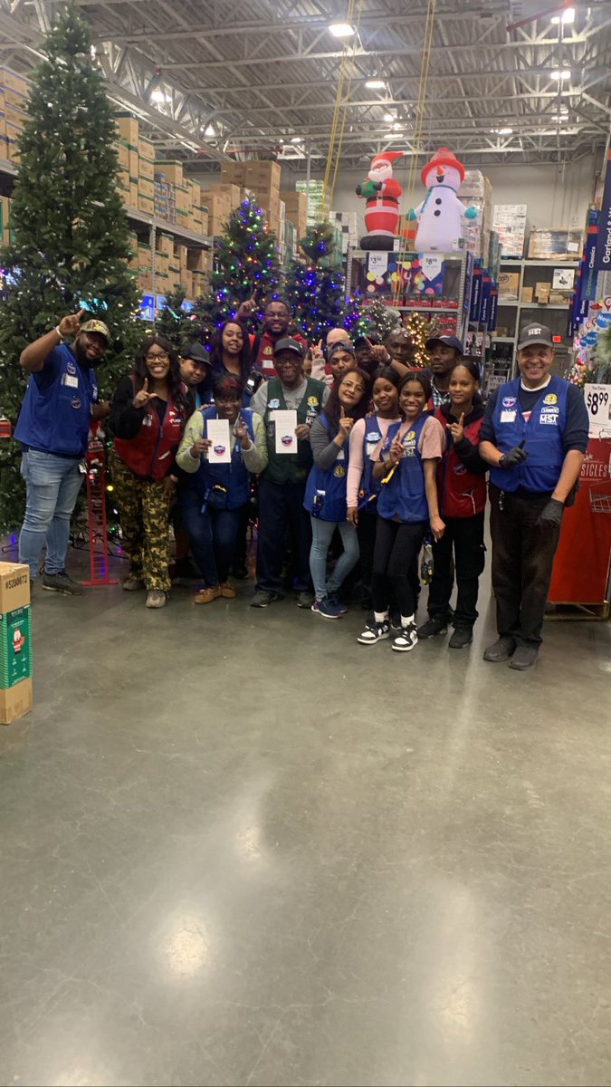 BelindaS2664's tweet photo. Great morning huddle today. It was productive team thanks for all that you do 🌟🌟🌟🌟 🌟 #District1336 #Store2664 #Rosedale #servicestar @Houghton1366 @SamCharles07 @GeorgeArias_HR @cag315 @SewellElnora @SabrinaMylonas @ShrnBrewster https://t.co/FaiOfFRKoH