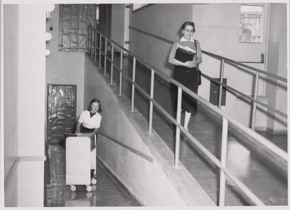 McGillLib's tweet image. 🎉Happy #CanadianLibraryWorkersDay! We&apos;re celebrating our amazing staff and all the Canadian library workers who go above and beyond each and every day.
📸 #McGillArchives c. 1950s PR03799
@McGill_ROAAr @ISL_McGill @OslerLibrary @McGillLawLib @McGillDSHub