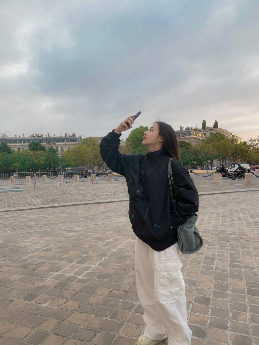 Admiring the beauty of Arc de Triomphe after a bustling trek across Champs-Élysées (yes I was totally unaware of the underground shortcut.)