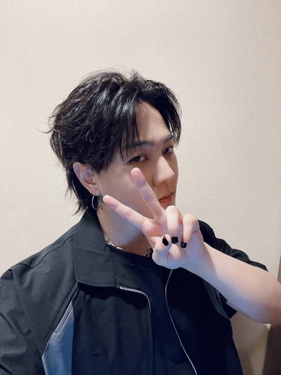 iKONIC_143's tweet photo. [📺]
Soon❣️
11:30PM (KST)
The Indonesian Next Big Star LIVE SHOW

📌 https://t.co/oRe5zfsp4K

#BOBBY #바비
#DK #김동혁
#TheIndonesianNextBigStar https://t.co/54Gge0bn1G