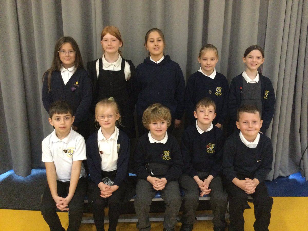 Introducing our new school council for the year. 🟣🔴🔵🟢 <a href="/DRETnews/">David Ross Education Trust</a> <a href="/KimLawton_/">Mrs. Lawton</a> #teamainthorpe #dayindayout