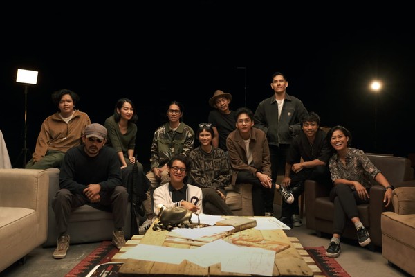 HabisNontonFilm's tweet photo. Buset ledakan di film 13 Bom di Jakarta ini pake bom beneran 💥

Angga Dwimas Sasongko &amp; Visinema 👏

Videonya di reply. Mantep! https://t.co/S59CX0jNUf