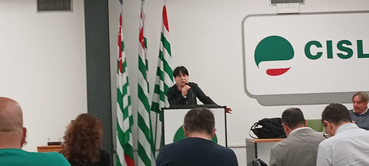 FilctemVe's tweet photo. Il varo definitivo della piattaforma è atteso per il prossimo #30novembre al termine delle assemblee nei luoghi di lavoro, con eventuali emendamenti suggeriti da lavoratrici e lavoratori.

Filctem-Cgil di #Venezia presente 🙋‍♂️

🟥💪 https://t.co/573wemaTii