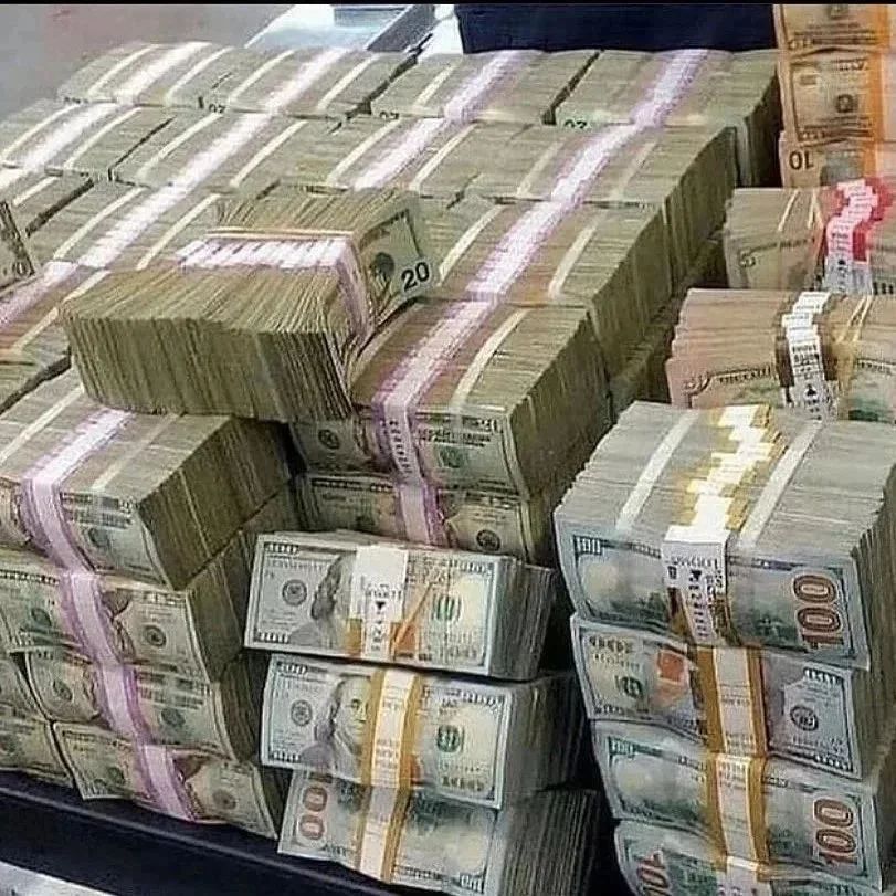 ErvinColl's tweet image. $10,000 in $ETH 

✅RT + follow "done"
                            ( 10 winners!)