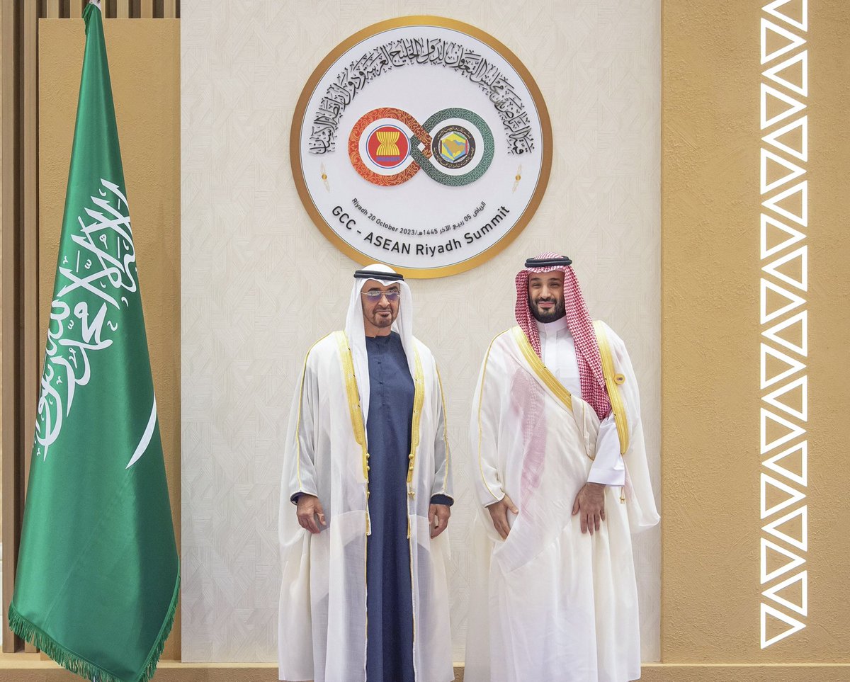 لن ترونا إلا معا .. المصير واحد 

#الامارات
#السعودية
#القمة_الخليجية_ورابطة_الآسيان