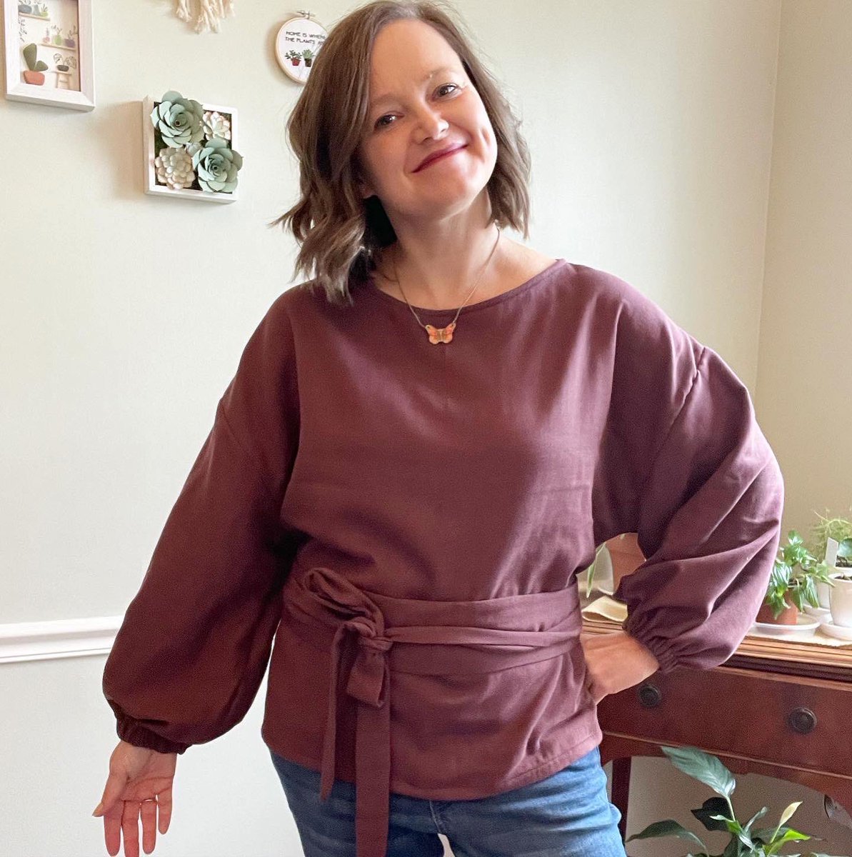 kuddlebumz's tweet photo. #throwback to this beautiful shirt I made and am now selling in my etsy shop…wear it two ways: belted or tucked. It is made from the softest double gauze 🥰 
Check it out at https://t.co/vrA1xC3Mpk
.
.
.
.
.
#handmadeclothes #handmadetop #imakemyownclothes #fallfashion #forsale https://t.co/8iDZ6kcwJ0