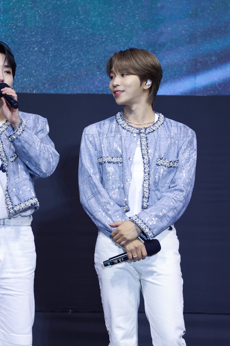 7번 창구 tweet media