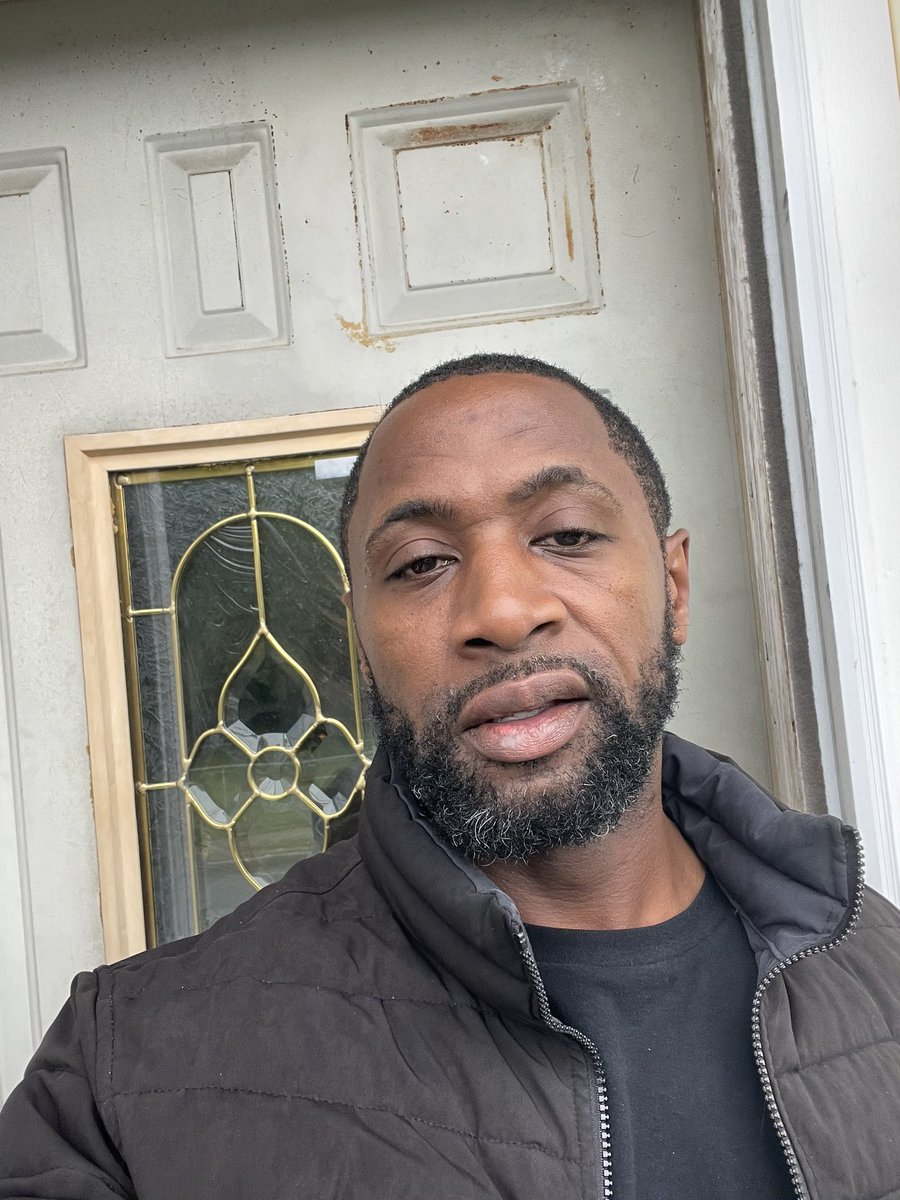 stackyrobinson's tweet photo. In front of my dad’s childhood home…. #RIPMario https://t.co/wbW2JY78Fj