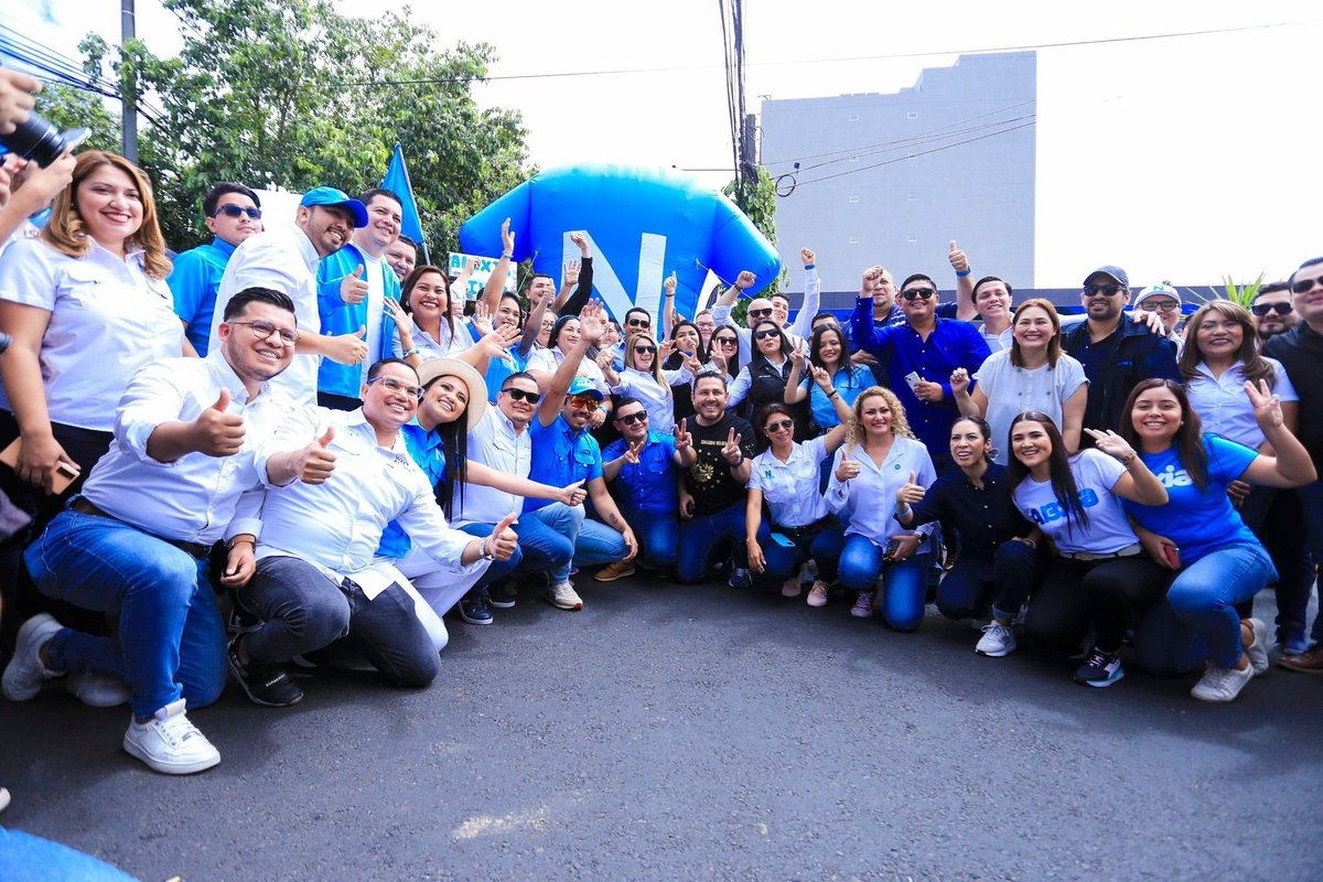 NIApopaSv's tweet photo. ✅️ ¡Continuemos Haciendo Historia!👊🏻

Nuestro presidente @XZablah ha inscrito OFICIALMENTE a nuestros candidatos a diputados para ganar en la #Operación2024. 😎🔥

@nayibbukele @LaDepa_sv @joseurbinasv @nuevasideas https://t.co/547miOBIlP