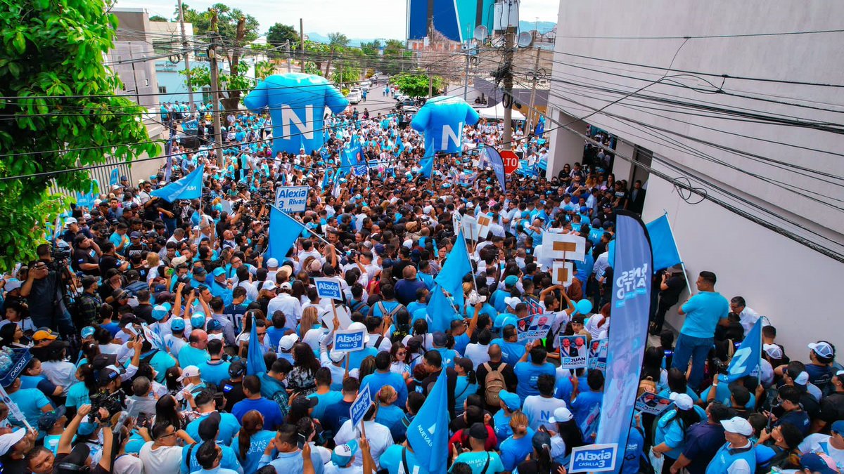 NIApopaSv's tweet photo. ✅️ ¡Continuemos Haciendo Historia!👊🏻

Nuestro presidente @XZablah ha inscrito OFICIALMENTE a nuestros candidatos a diputados para ganar en la #Operación2024. 😎🔥

@nayibbukele @LaDepa_sv @joseurbinasv @nuevasideas https://t.co/547miOBIlP