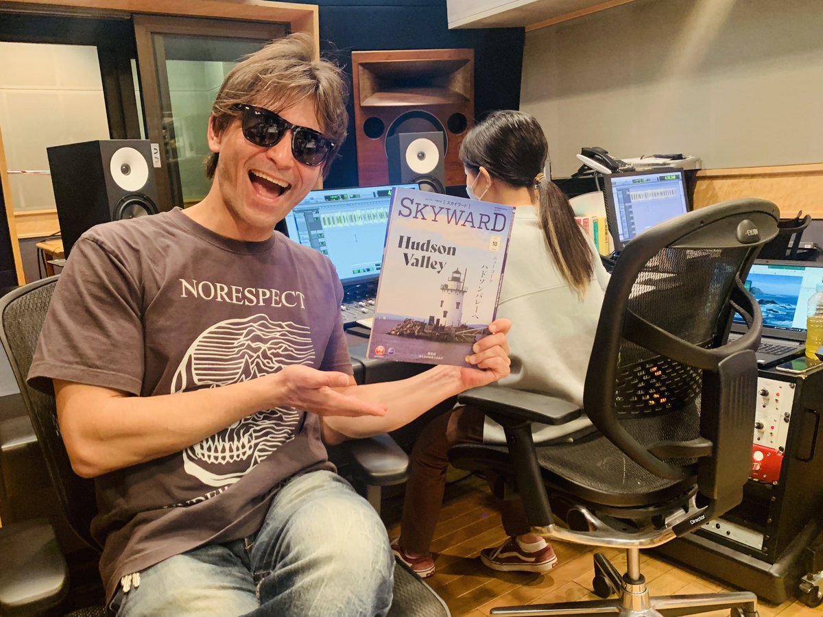 tobyasmusiq's tweet photo. 空の旅のお供に是非〜✨😎 Check out the latest edition of #WorldHitTracks #WHT #14ch #プレゼンター #presenter #KenAyugai #鮎貝健 #洋楽 #機内オーディオ #audio #bilingual #バイリンガル  #JAL #International #国際線 #JALMooove #SKYWARD #October #haveapleasantflight ✨🎙🎧✈️👨‍✈️ https://t.co/2SFh6t9LF0