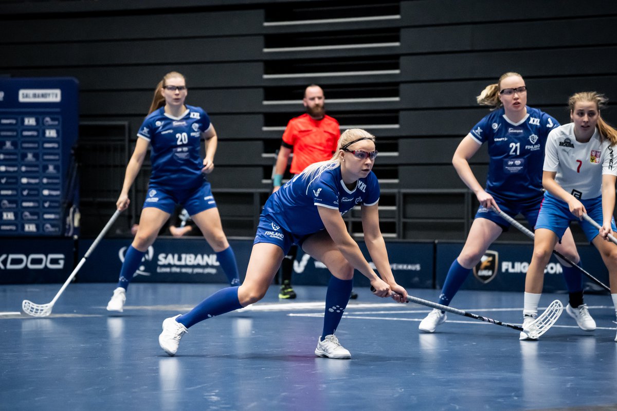 Salibandyfi's tweet image. Ykköskenttä johti Suomen voittoon Tshekistä lukemin 6-3! Otteluraportti 👉 shorturl.at/hpP67 #salibandy #eftturku