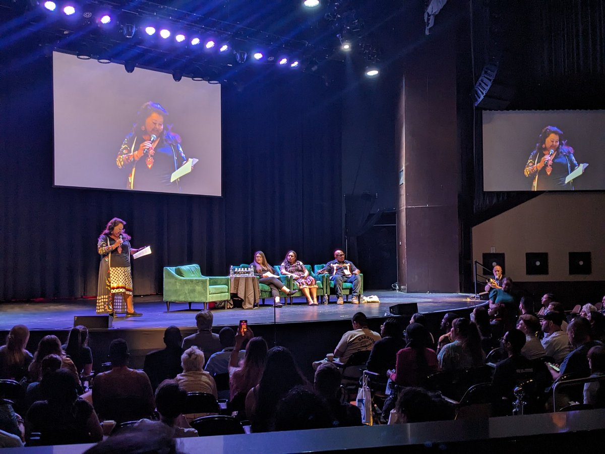 IDPCnet's tweet photo. 'There's a time coming soon when America will have to reckon with the genocide against Indigenous peoples'.

~Gina Jackson, @return2heartfdn, on resistance &amp; healing, at #Reform23's plenary: 'Centering Indige­nous Leadership and Innovation in Harm Reduction and Drug Policy' https://t.co/tHdiM6Riqv