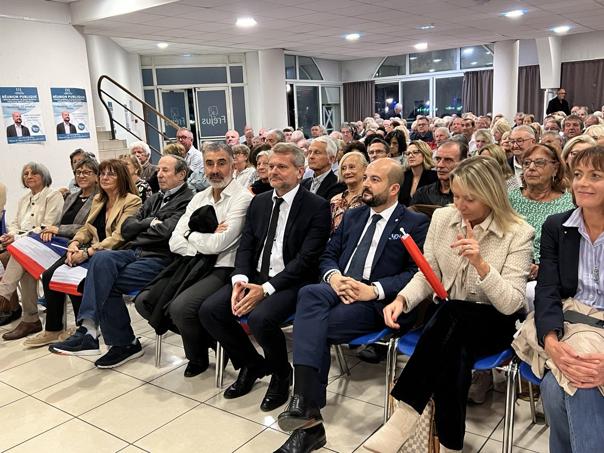 david_rachline's tweet photo. 🤝 Chaleureuses retrouvailles parmi plus de 300 personnes de l’association des Amis du Maire pour relever ensemble les défis à venir, unis dans l’amour de notre belle cité. 🫶 https://t.co/3YwIah2lK5