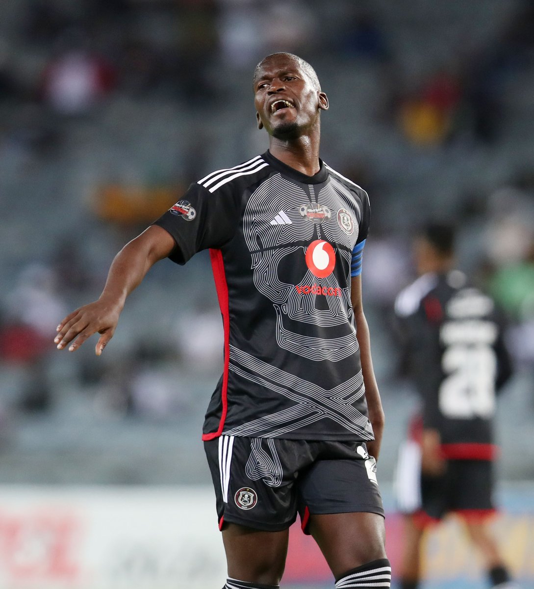 GOOOOALLLL

60' 1-0 Pirates, Xoki

#CarlingKnockout