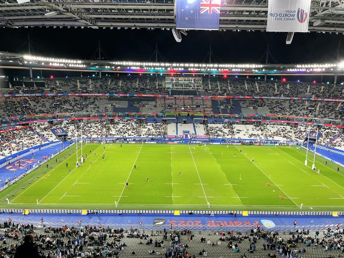 Magie au Stade de France pour les demi-finales de <a href="/RugbyWorldCupFR/">Rugby World Cup FR 🇫🇷</a> avec une ambiance fabuleuse entre supporters des <a href="/AllBlacks/">All Blacks</a> et des <a href="/lospumas/">Los Pumas</a> ! Merci à Ô’Sports, Julien et Pierrick pour l’invitation avec <a href="/PElhorga/">pepito elhorga</a>  ⚫️⚔️🐆
