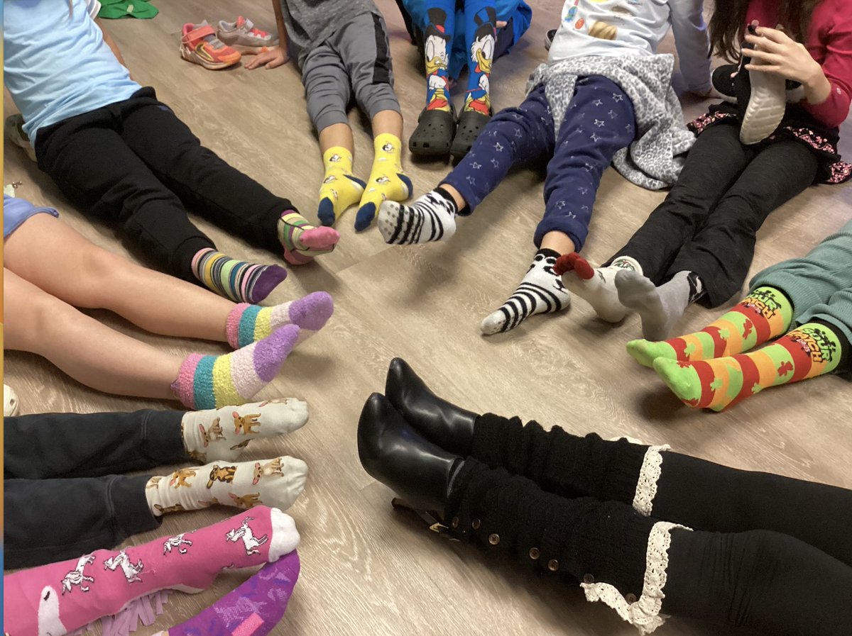 AggieSalterITS's tweet photo. Thank u to all, & a round of applause for every school that joined us in the celebration of #DigitalCitizenWeek, #OnlineSafety, & #DigitalHygiene. Yesterday was the Wacky Sock Day, dedicated to our #DigitalFootPrint Today, is a Hat Day, spotlighting News & #media literacy https://t.co/81TotC5Jk6