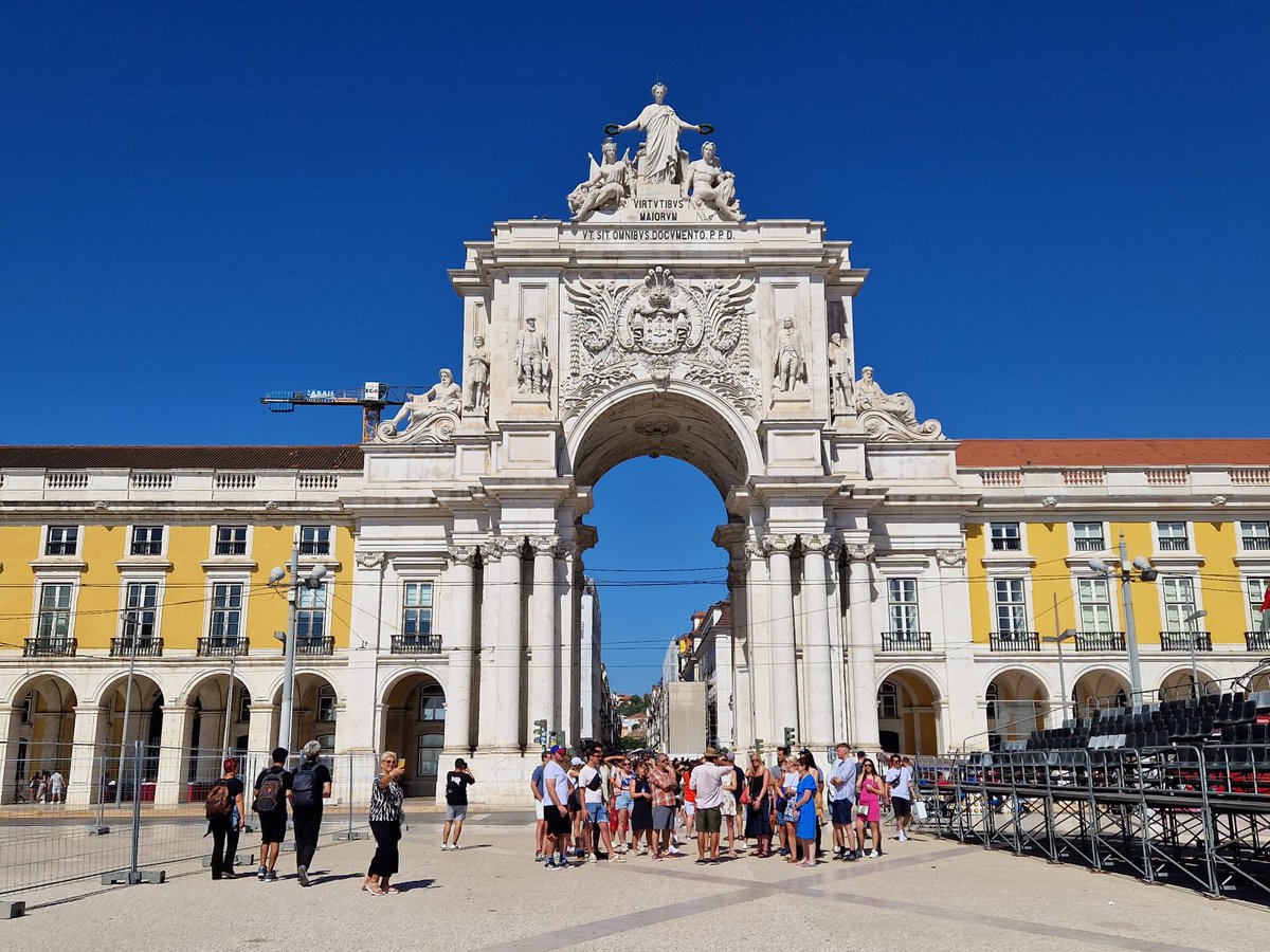 PhD student <a href="/GiuSantonoceta/">Giuseppina Santonoceta</a> recently concluded the #STSM at the C2TN of the Instituto Superior Técnico Lisboa. Thanks to this #scientificmission granted by @CostNectar she had the opportunity to fruitfull learn the use of the NMR technique for characterizing drug-carrier systems.