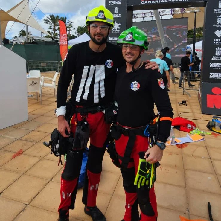 Nos deux équipes sont passées sur leur 2ème épreuve aujourd'hui. Bravo à Anne, Fred, Manu et Max pour avoir porté fièrement les couleurs des @pompiers_44 .
@assistance.ambulance.officiel <a href="/bergerlevrault/">Berger Levrault</a> @decathlon #superU @msasafety @wescue_france @life_support_france_formations