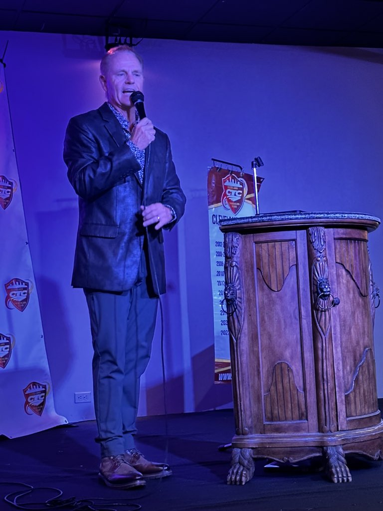 LegalEagleDan's tweet photo. Mike, over his 30 year career, called nearly 500,00 Ironman finishers over the line. He has seen a lot of grit and determination. As Mike said in his remarks, show up, finish what you start and always remember you are the cause of your own experience. @Clevetriclub @IRONMANtri https://t.co/GqyA5bfwWA