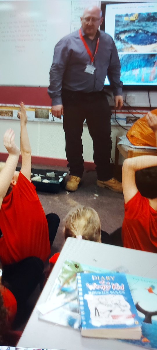 MelthamMoor's tweet photo. This week, we had a visit from Mr Lewis, who is the managing director of Geoenviro Solutions Ltd. He brought in lots of rock samples, talked about the jobs he does and even brought in a machine to measure the hardness of rocks. #MMY3 #MMscience https://t.co/cnFrxkKOkD