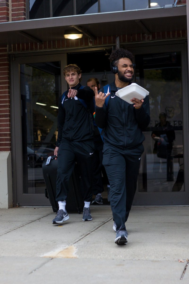 ButlerUFootball's tweet photo. Next Stop: Dayton, Ohio. 

📷: @ClaireRunkel https://t.co/vifFNAUuRb