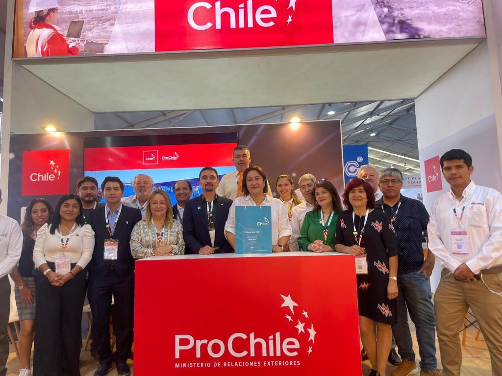 prochileco's tweet image. 🇨🇱🌟La distinción en la Categoría Imagen Innovadora en #PERUMIN36 es un testimonio del compromiso de Chile con la excelencia en la minería. ¡Orgullosos de nuestro papel en esta feria!