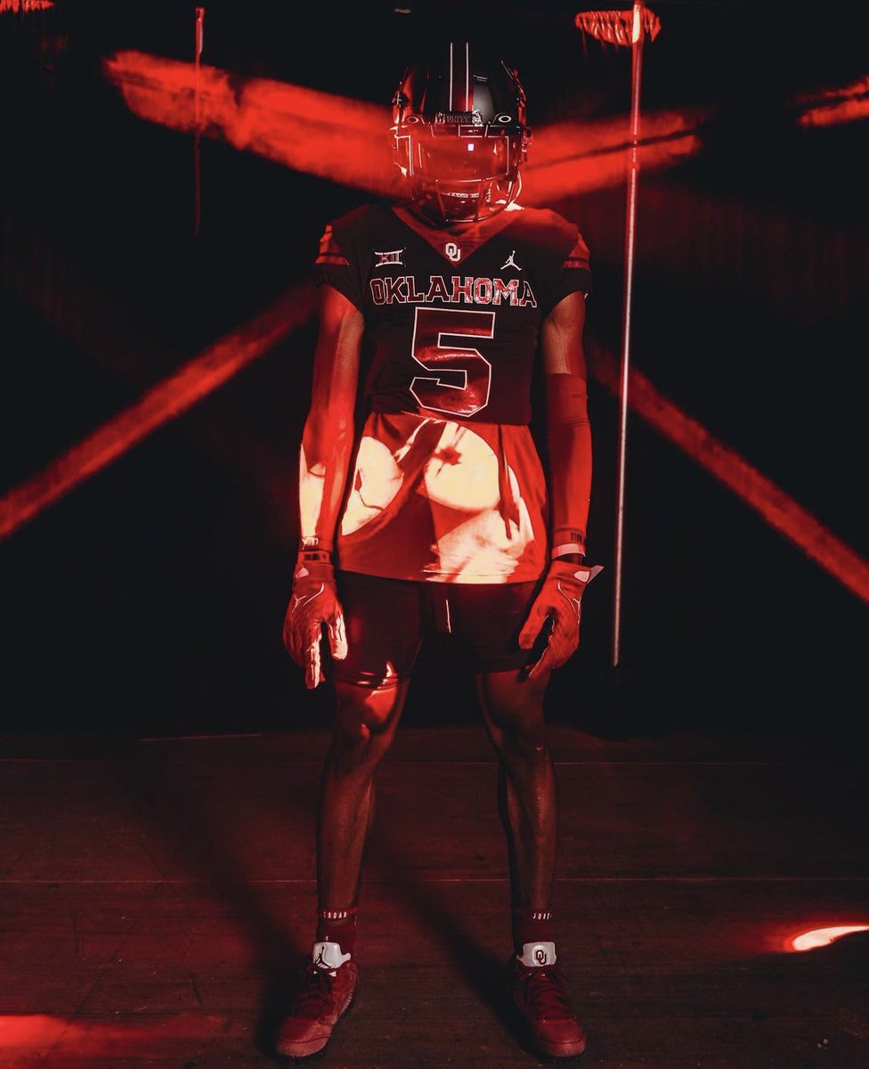 TFB_Sooners's tweet photo. Boom News! 💣💥

#Sooners earn a commitment from talented 2024 DB Devon Jordan out of Tulsa!⭕️

https://t.co/InG2JiLp98 https://t.co/xb4P9dIqhQ