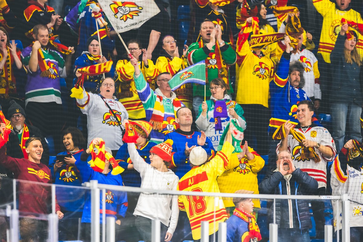 Hieno startti viikonlopulle - huomenna jatkuu🃏🔴🟡

Kuvakooste: jokerit.fi/uutiset/tysi-l…

#Jokerit #Mestis #JokeritLiikuttaa