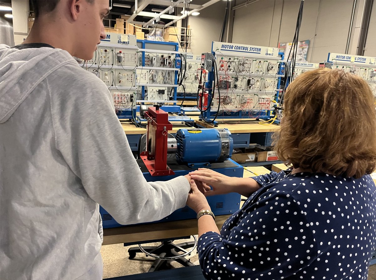 WIU07 (@wiu07) on Twitter photo Students with hearing loss and visual impairment from 11 school districts toured the <a href="/ConnectWCCC/">Westmoreland County Community College</a> Advanced Technology Center to experience manufacturing and technology classrooms and labs! The visit was offered through the WIU's B.E.S.T. Program to prepare students for college. Students with hearing loss and visual impairment from 11 school districts toured the <a href="/ConnectWCCC/">Westmoreland County Community College</a> Advanced Technology Center to experience manufacturing and technology classrooms and labs! The visit was offered through the WIU's B.E.S.T. Program to prepare students for college.