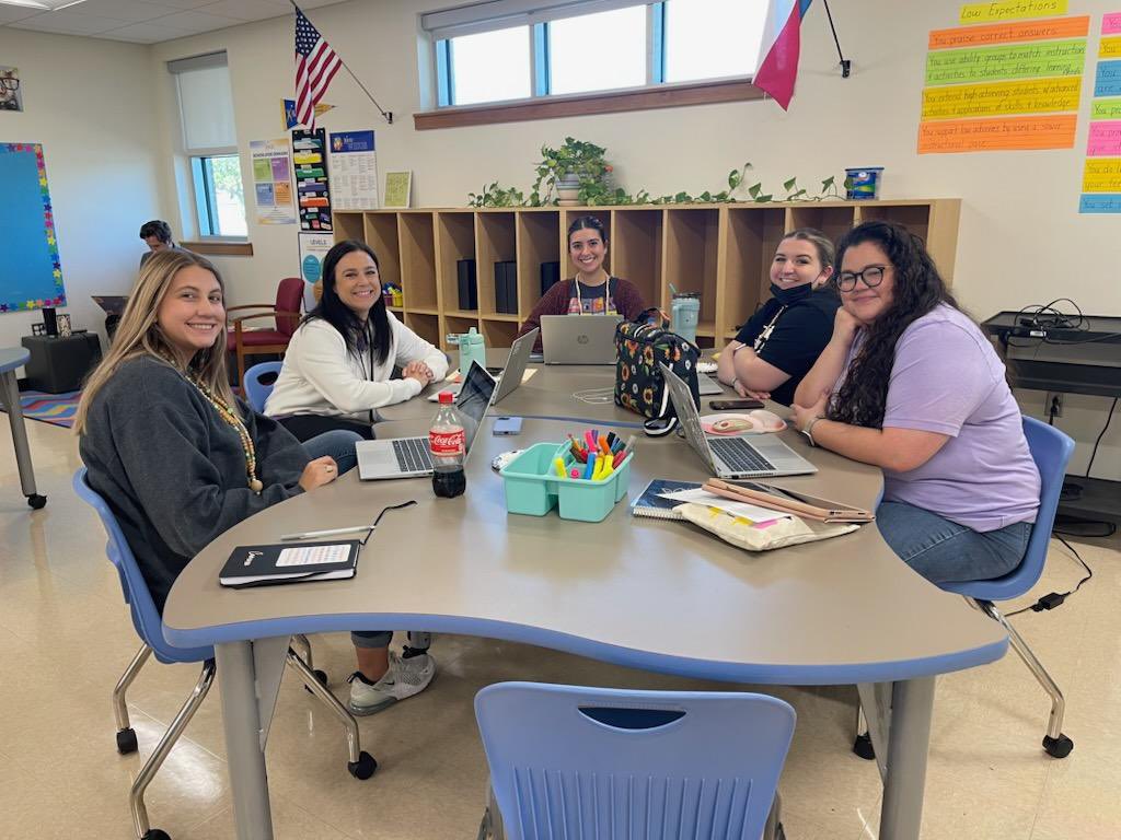 These amazing Reading teachers are learning about System 44 and analyzing data to customize their lessons to meet individual needs. Professional learning is powerful to reach positive student outcomes. Thanks for all you do. <a href="/LisaFranke/">Lisa Franke</a> <a href="/smcisd_bcba/">Emily McKinney</a> <a href="/NChargois724/">Nicole Chargois</a>