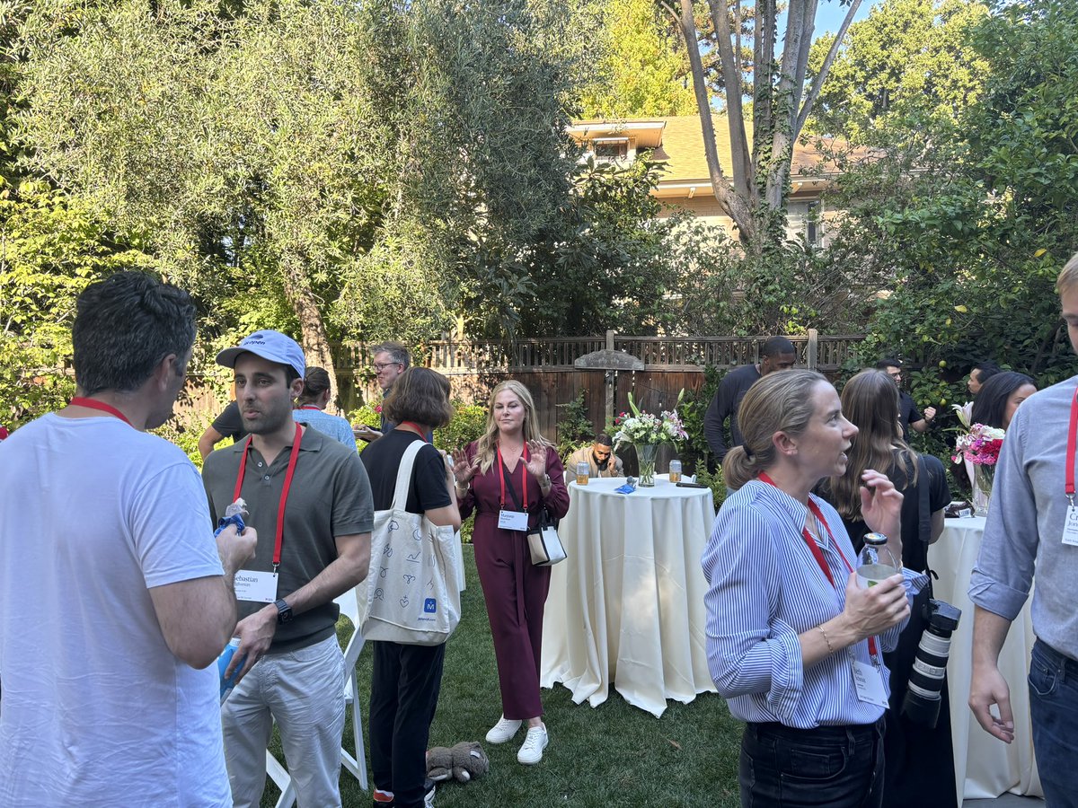 And that’s a wrap on our first-ever early-stage CEO Summit!! Incredibly proud of our <a href="/EmCollective/">Emerson Collective</a> team for all of the work on this 💪 And we would be nowhere without our incredible founder community of 50 incredible impact-driven leaders 🚀