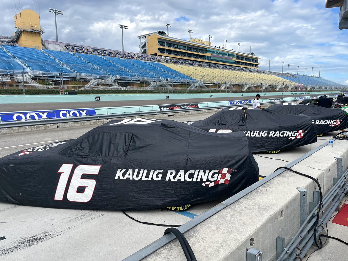 Taking a little nap before the Practice and Qualifying of the 
#ContenderBoats300