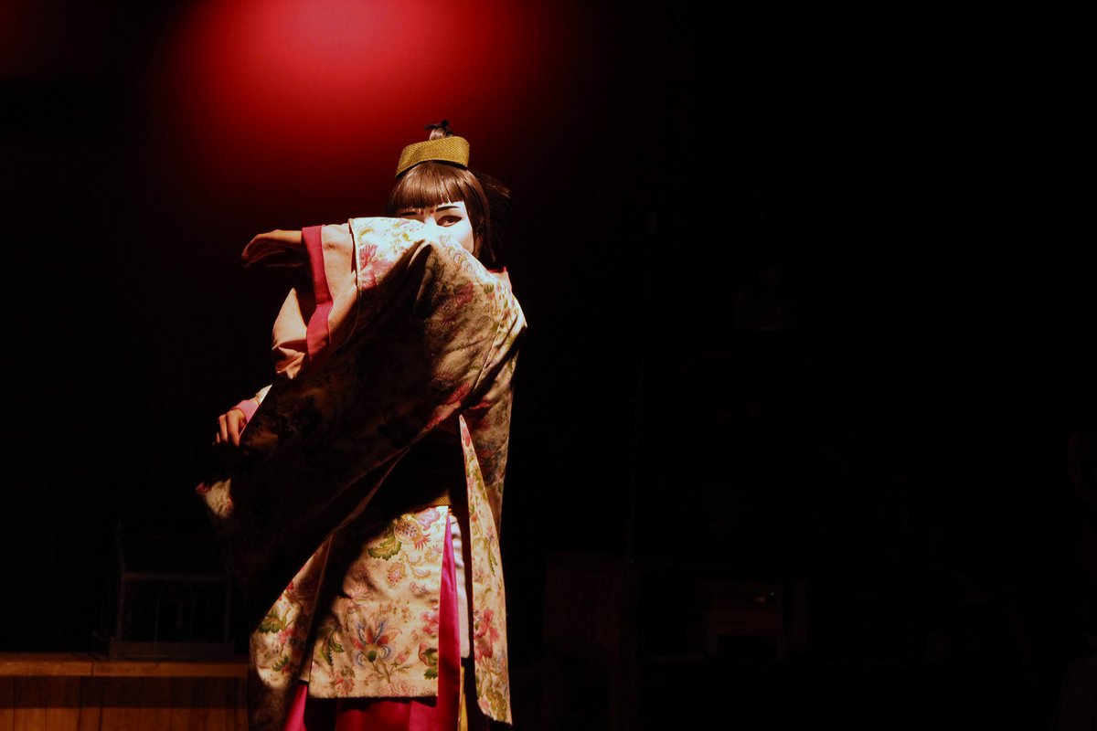 Esta maravilla que lleva haciendo las delicias del publico familiar Frances desde hace mas de 11 años, esta en el catalogo de la red de la comunidad de Madrid. Pronto los niños y los adultos de la comunidad de Madrid podrán disfrutar de esta historia
youtube.com/watch?v=f-nTdO…