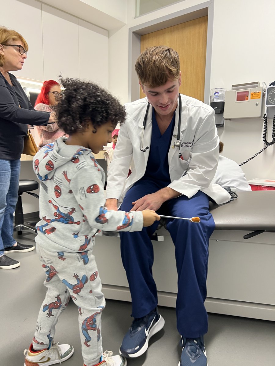 KCU student club members from over a dozen student organizations spent the morning with preschoolers from Della Lamb. Medical students introduced the children to stethoscopes, reflex hammers and other equipment while they explored KCU's simulated patient rooms. #KCUstudents
